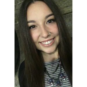 Meet your Posher, Brooke